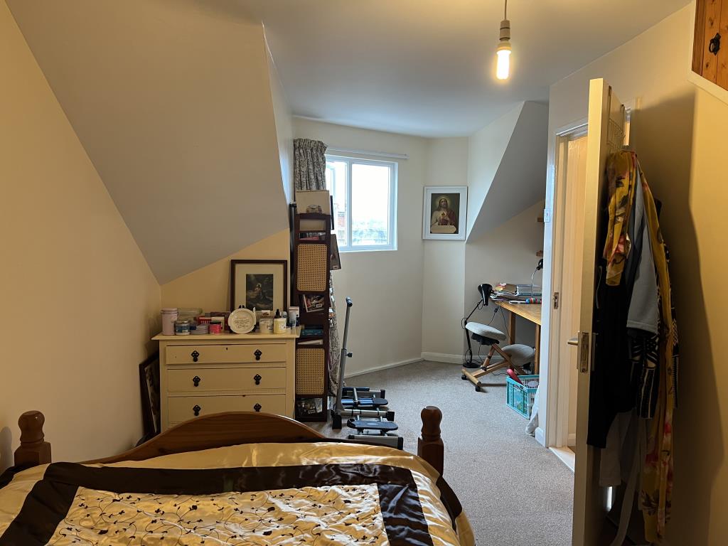 Lot: 51 - FIRST FLOOR MAISONETTE - Alternative view of bedroom on second floor